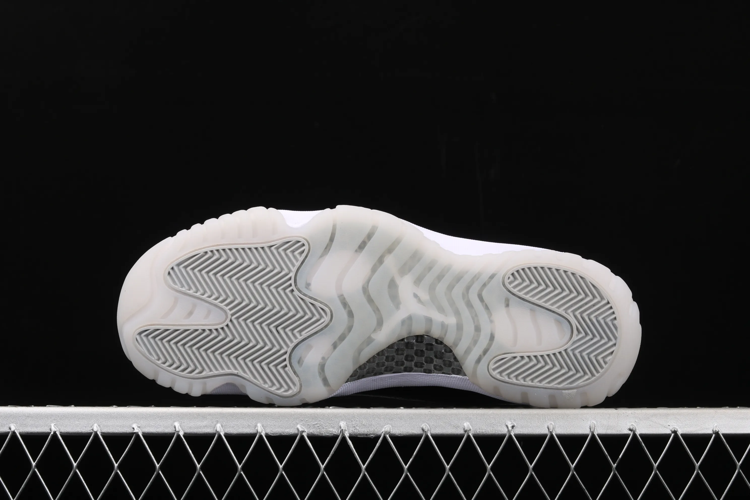 All Categories Air Jordan Jordan Series Basketball Shoes Air Jordan 11 Differentiated Versions Air Jordan 11 "25th Anniversary" AJ11 Joe 11 Devil II Genuine Standard Real Carbon CT8012-011